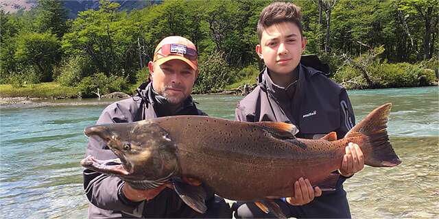 Fly-fishing and full-day spinning excursion at Lago Del Desierto and the De las Vueltas river.