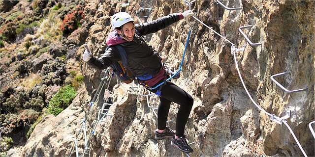 Combines safely rock climbing, climbing and walking, intended for those with no mountaineering experience.